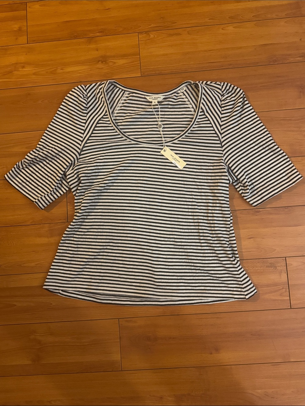 NWT Max Studio XL 3/4 Sleeved Striped Scoop Neck Women’s Top - Black & White